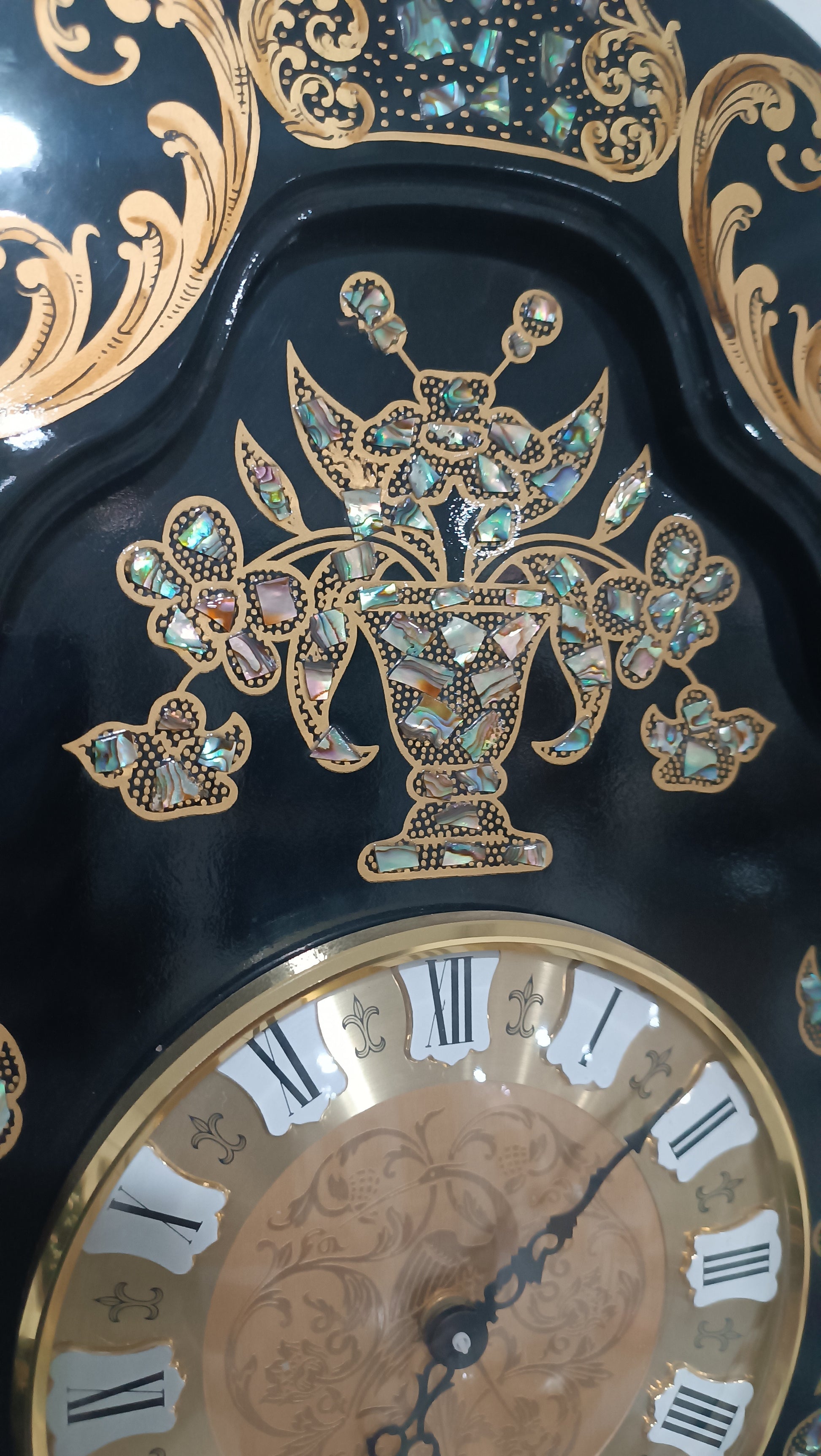 Reloj decorativo de pared inspirado y refinado al estilo Napoleón III