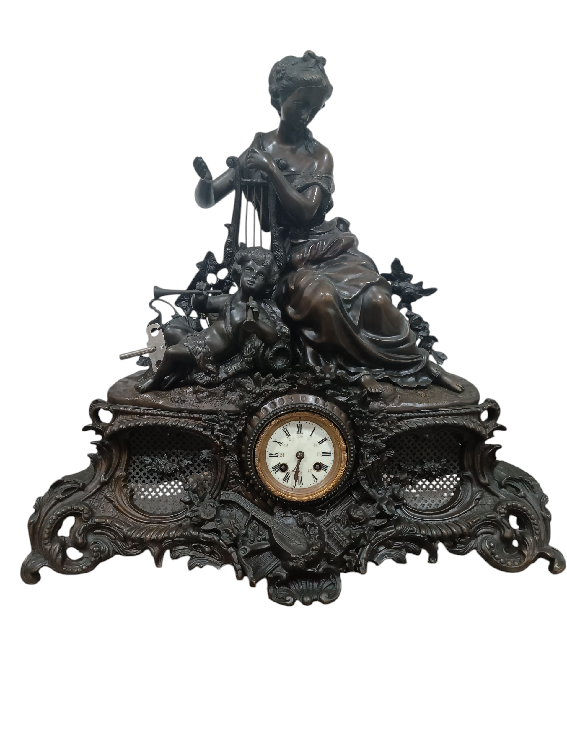 Reloj de sobremesa antiguo en bronce con figura femenina y querubín - Estilo francés