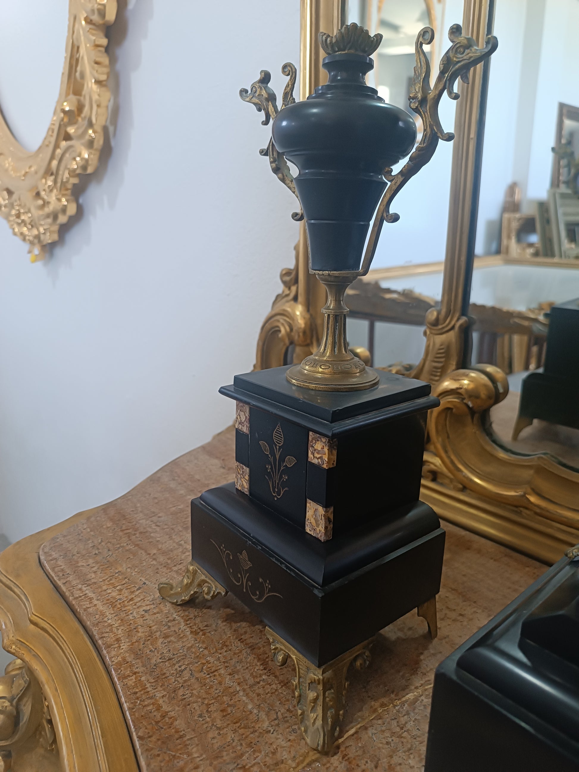 Conjunto Consola y espejo señorial dorado